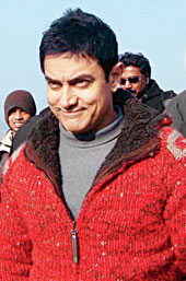 Aamir bats for good ol’ Valley